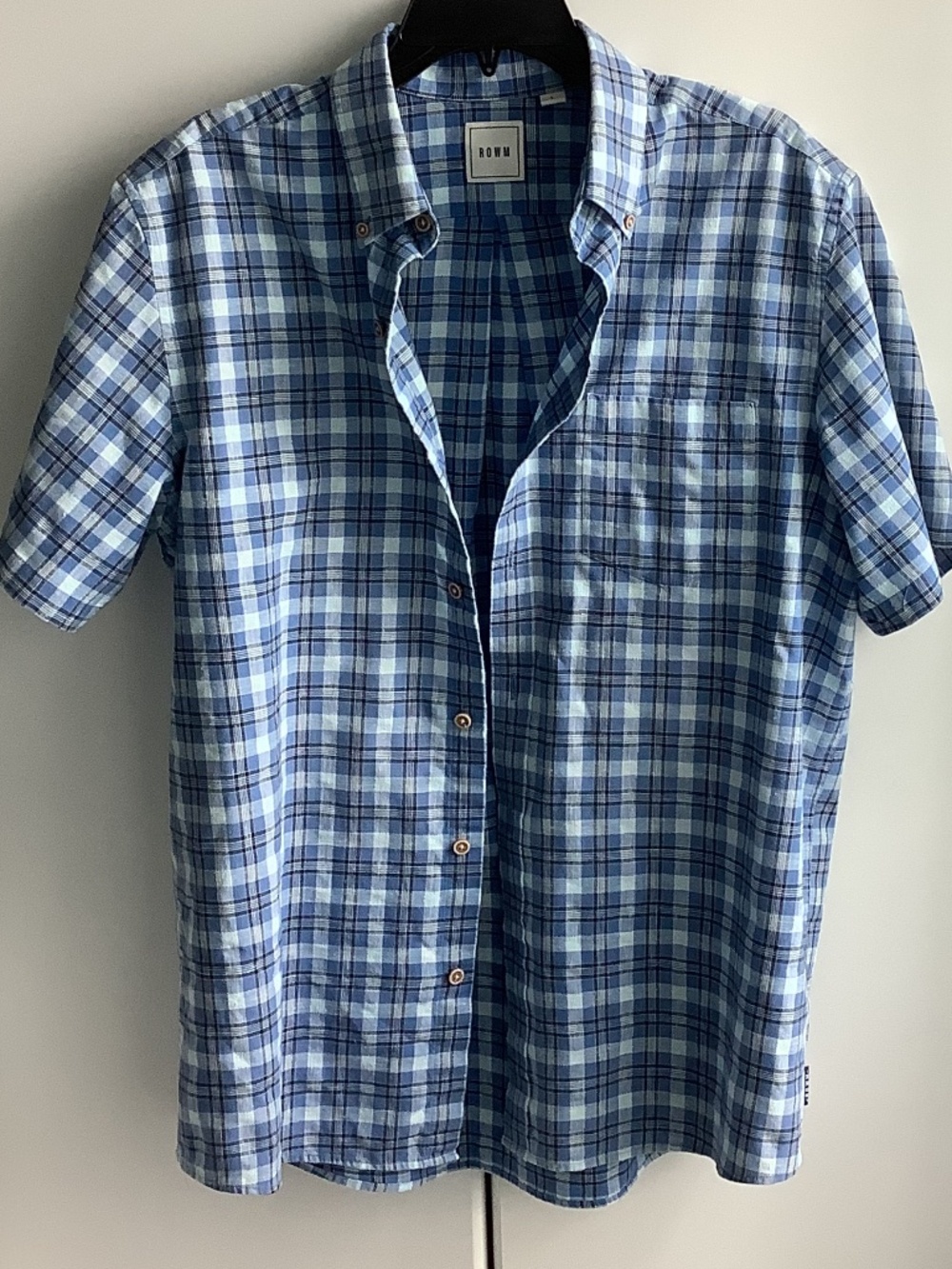 Roum Men Short, Casual button Down Shirt, Size L, Blue and White.